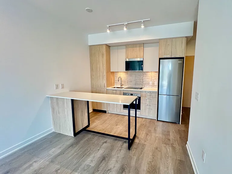 10 Oak St #523 — Photo 3