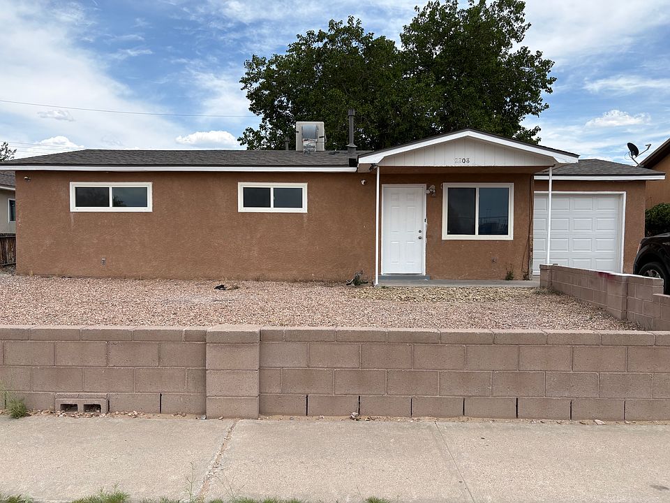 1st image of 2208 Alamogordo Dr NW