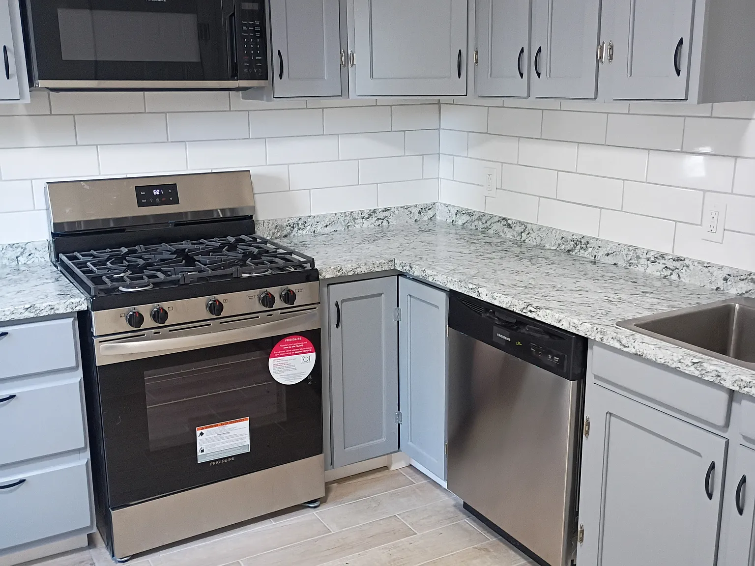 3 bed, $1,600 — Photo 2