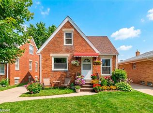 3202 Parklane Dr, Parma, OH