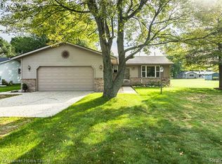 3154 Elecia Dr, Port Huron, MI 48060