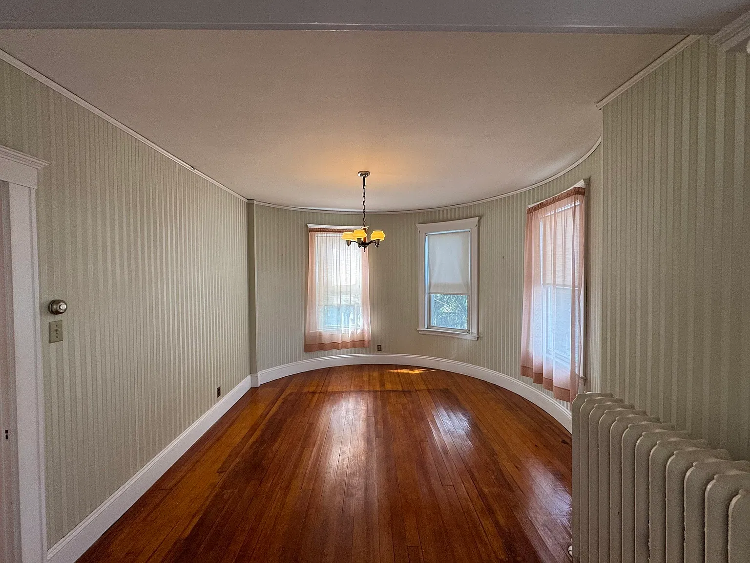 2 bed, 1.0 bath, 1000 sqft, $2,200 — Photo 2