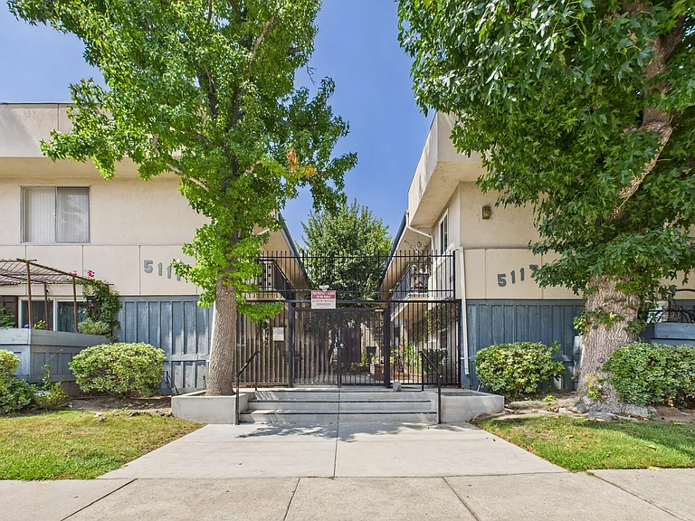 Buffalo Sherman Oaks Apartments — Photo 38