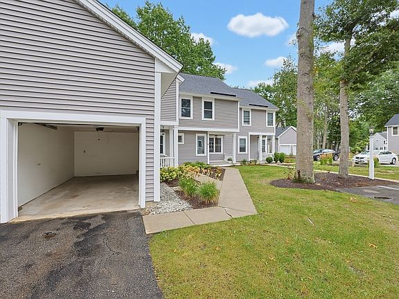 4th image of 4 Oak Ct Unit 4