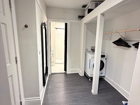 Entryway / Closet / In Unit Washer Dryer Combo