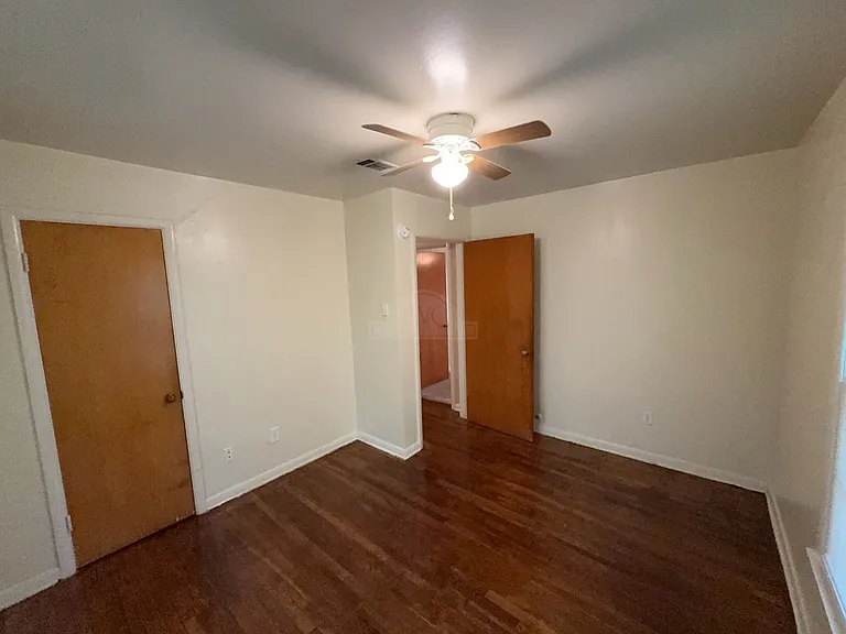 408 Allen St — Photo 17