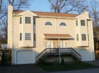 17 Joseph St, Worcester, MA 01604