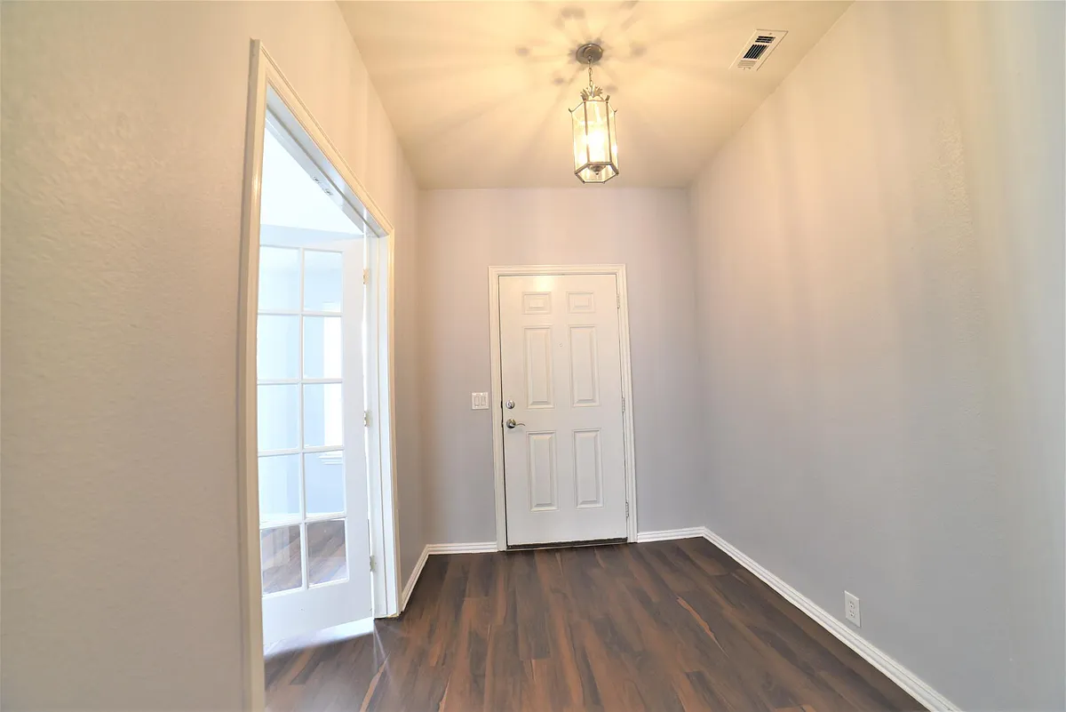 Building Photo - 1511 Asbury Dr
