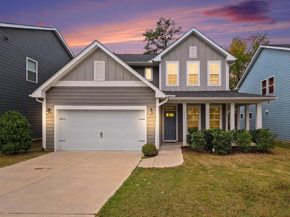 200 Rose Hill Dr, Holly Springs, NC 27540