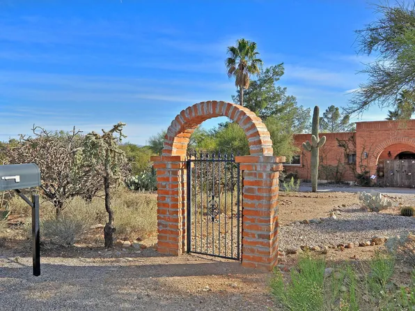 7301 N Westward Look Dr, Tucson, AZ 85704