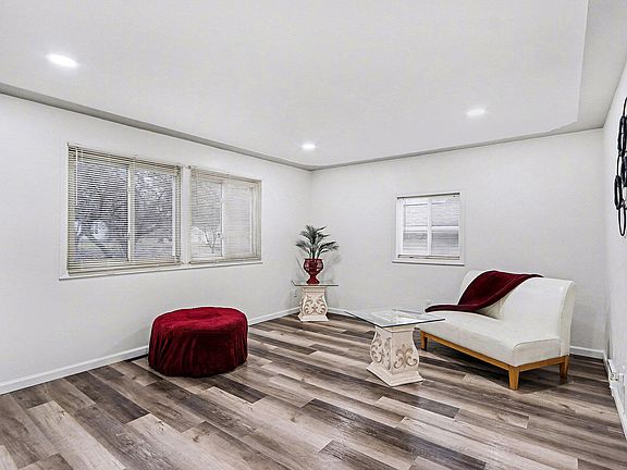 3rd image of 246 Laurel Dr