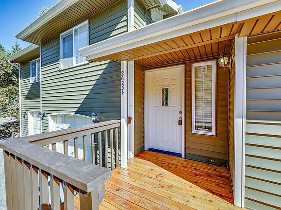 4th image of 26234 Tuckerman Ave NE