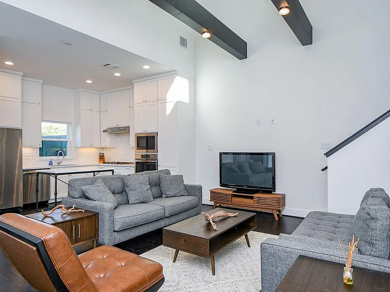 1903 Jack Oak Ave — Photo 4