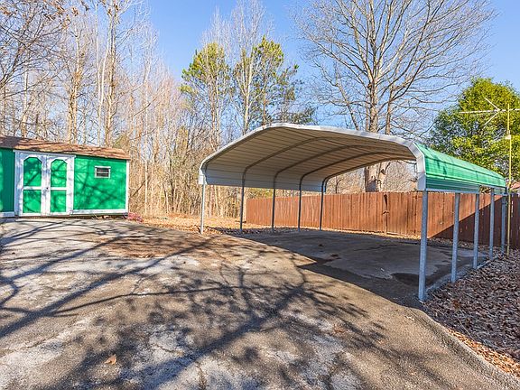 3rd image of 204 Saddle Horse Cir