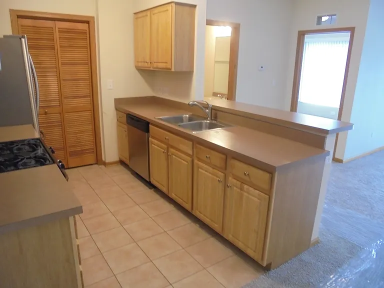 19806 Wolf Rd #301 — Photo 10