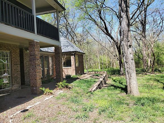 4th image of 1201 Kempton Park Ln