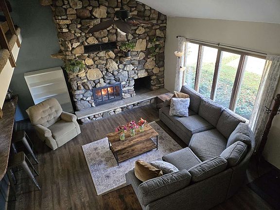 3rd image of 612 Crestview Dr