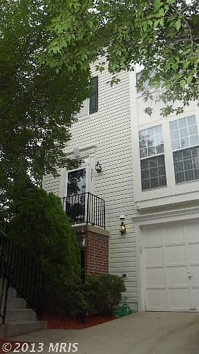 1st image of 7701 Effingham Sq