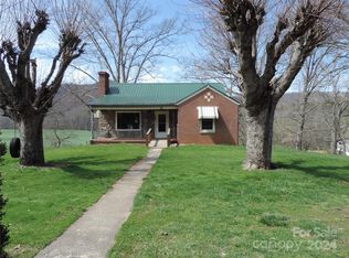 2884 Pisgah Dr, Canton, NC 28716