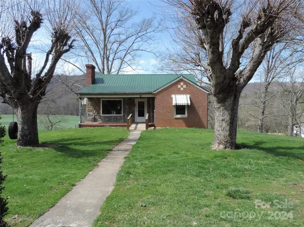 2884 Pisgah Dr, Canton, NC 28716