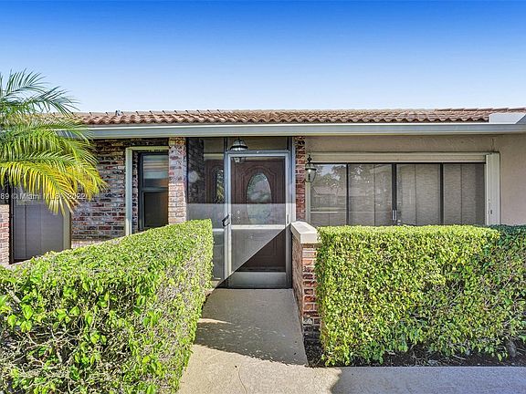 2nd image of 10167 Ramblewood Dr