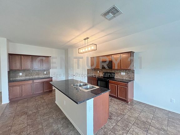 4th image of 1209 Houston Pl