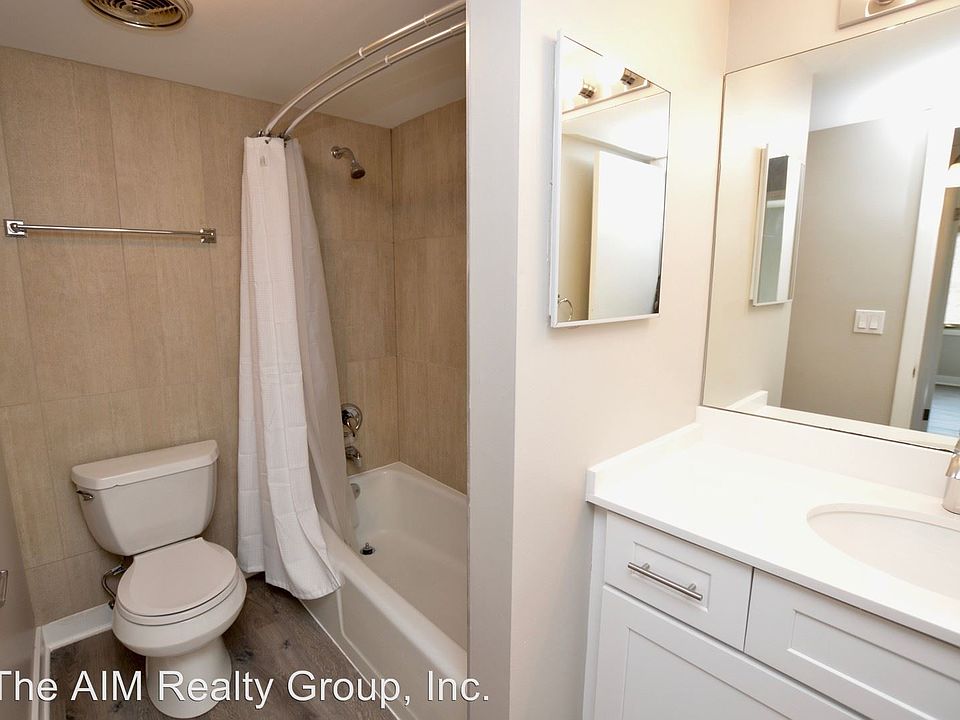2nd image of 9612 Greenwood Ave APT 3A