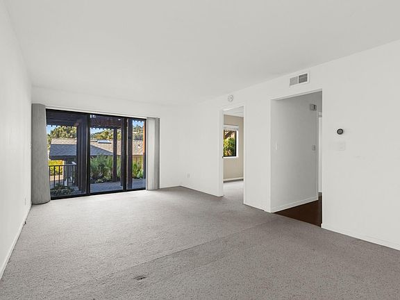 3rd image of 28 Marinero Cir APT 27