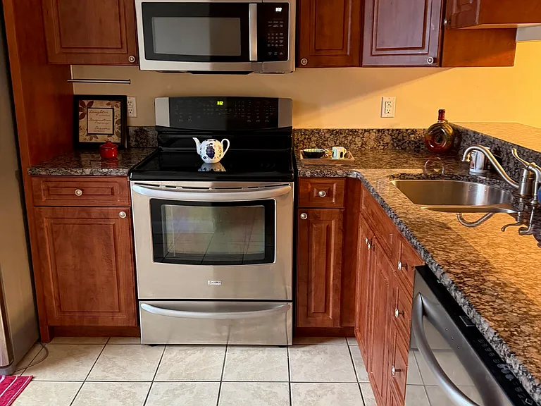 1 Forest Glen Dr #13 — Photo 17