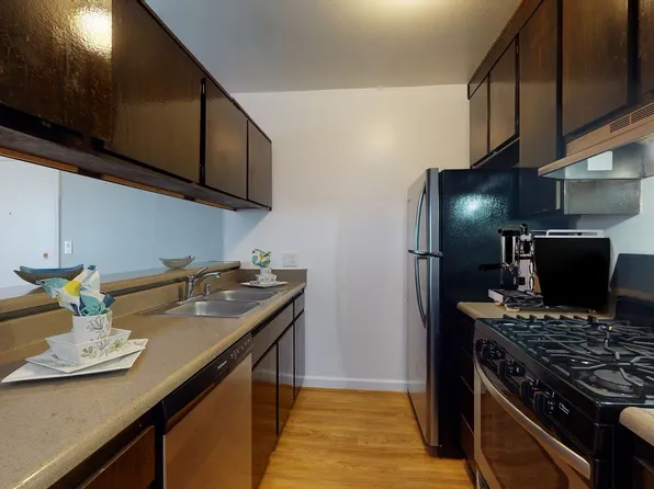 Executive House Apartments