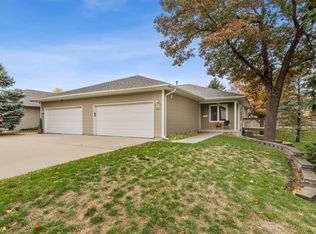 1956 Pinehurst Ln, Waterloo, IA 50701