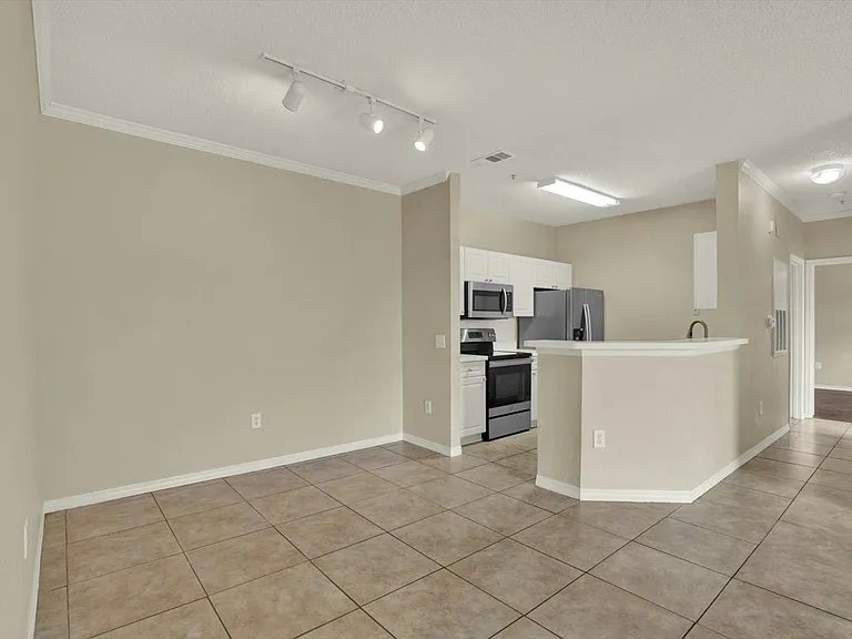 18001 Richmond Place Dr #224 — Photo 9