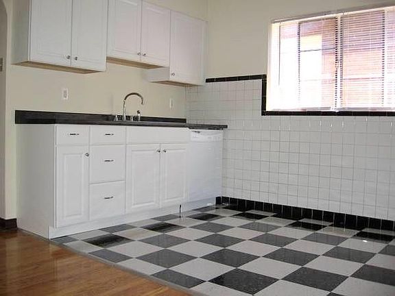 2nd image of 4980 Miami St