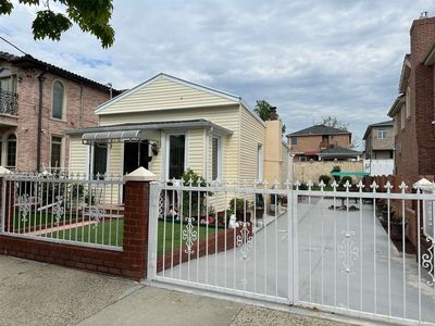 135-43 124th Street, South Ozone Park, NY, 11420