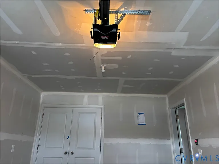 8741 Pioneer Hill Dr — Photo 3