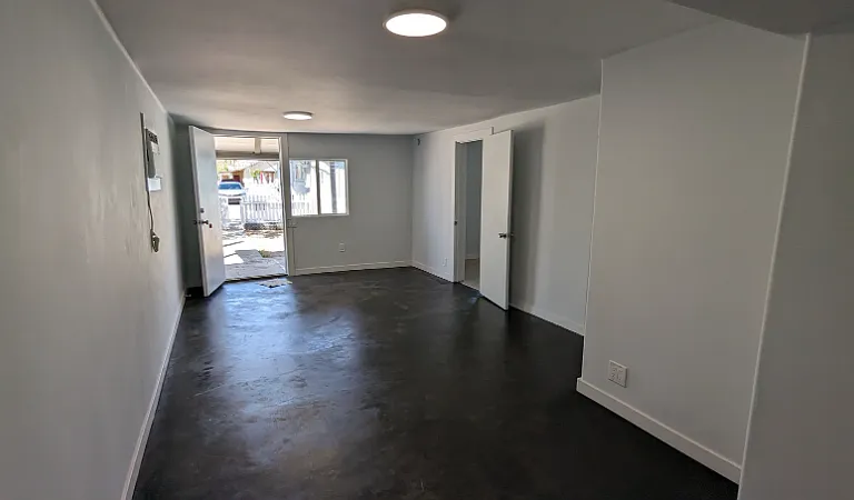1841 E Harvard St #GUEST HOUSE — Photo 4