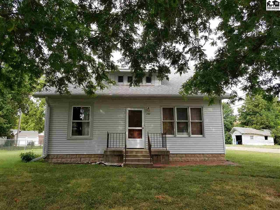 1st image of 202 S Jackson St