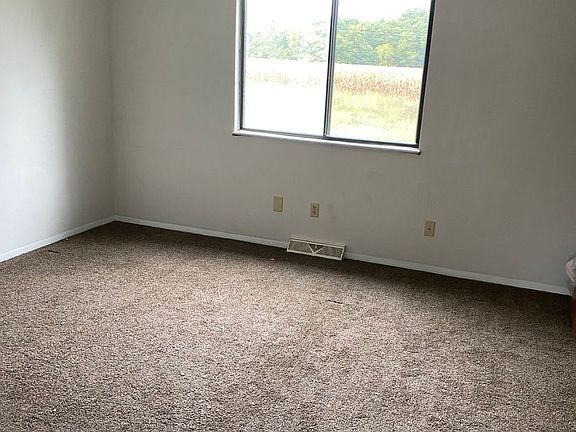5th image of 23121 Lake Dr #C4
