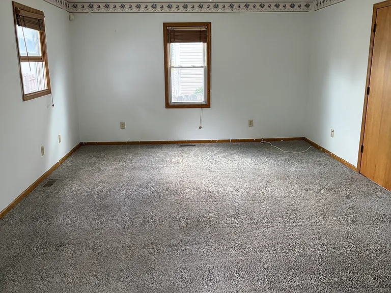 2846 S High St — Photo 7