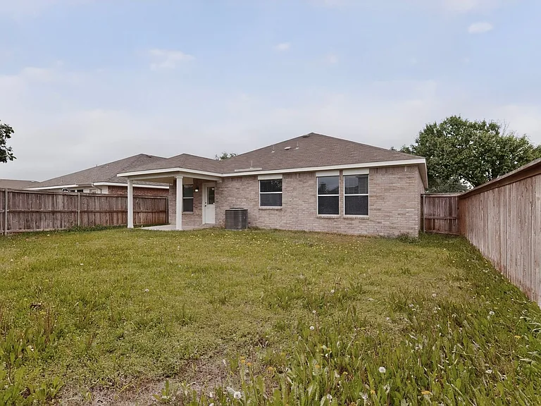 1037 Johnson City Ave — Photo 39
