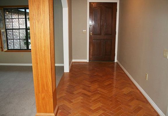 Front entry - beautiful hardwood floor