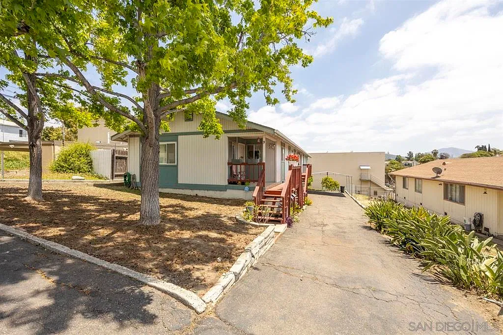 3 bed, 1300 sqft, $3,300 — Photo 3