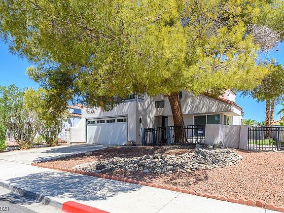 3rd image of 2724 Miraflores Ave