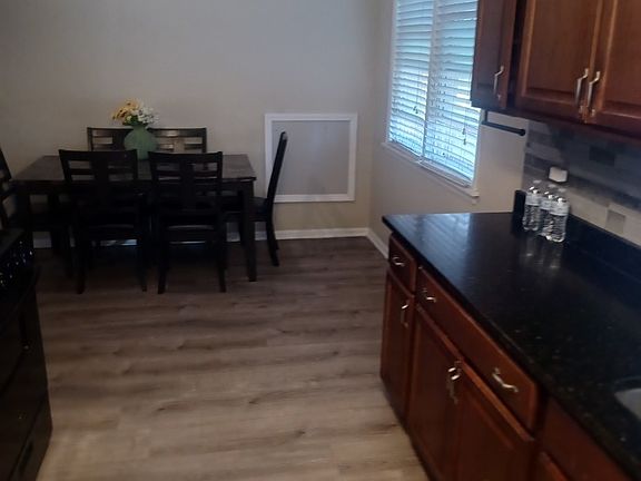4th image of 16521 Evans Ave