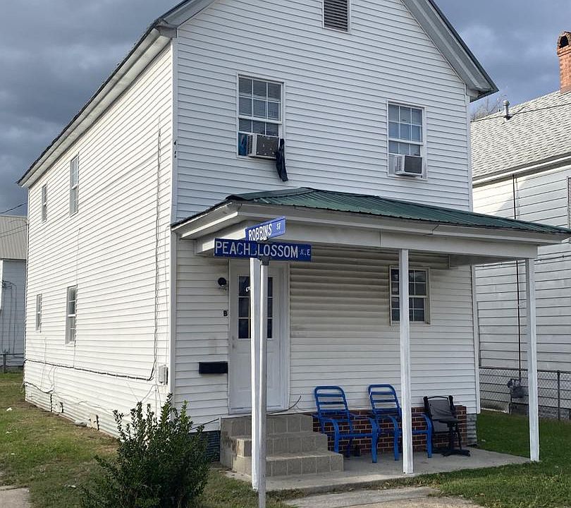 1st image of 809 Peachblossom Ave