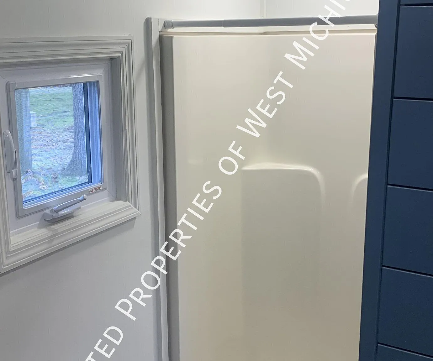 Available Now | Cute Studio in Greenville | All Utilities are included | — Photo 4