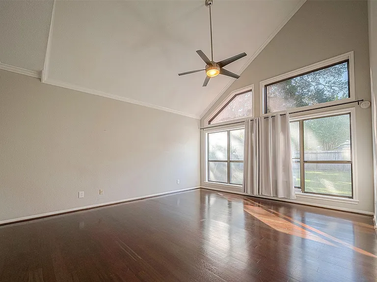 15714 Sylvan Lake Dr — Photo 34