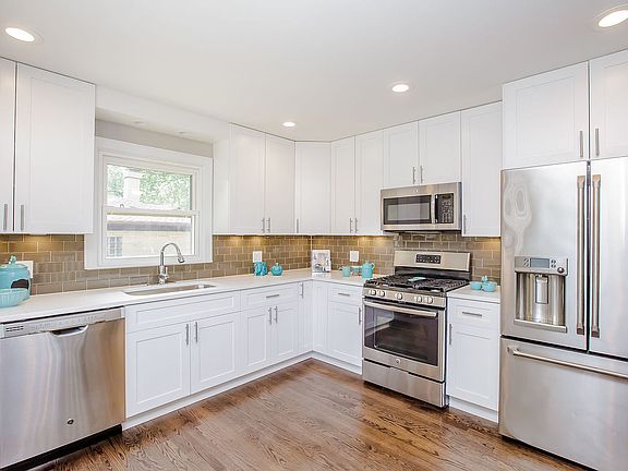 5th image of 1404 W Palm Dr
