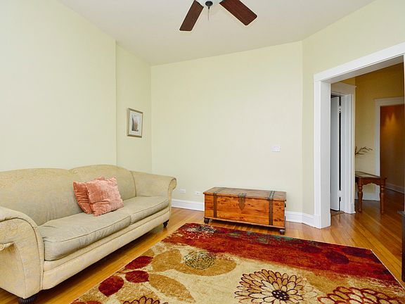 5th image of 4523 N Dover St #3N