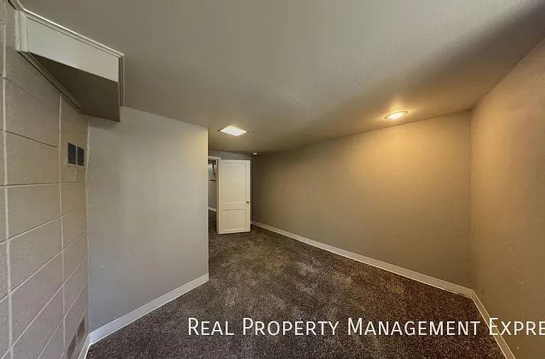 816 S Glendale Ave — Photo 12